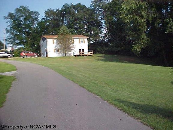 2nd image of 13 Oakwood St