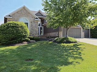 19408 W 98th Ter, Lenexa, KS 66220