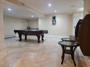 211 Bedford Rd, Paramus, NJ 07652