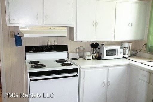 3rd image of 227 S Zetterower Ave