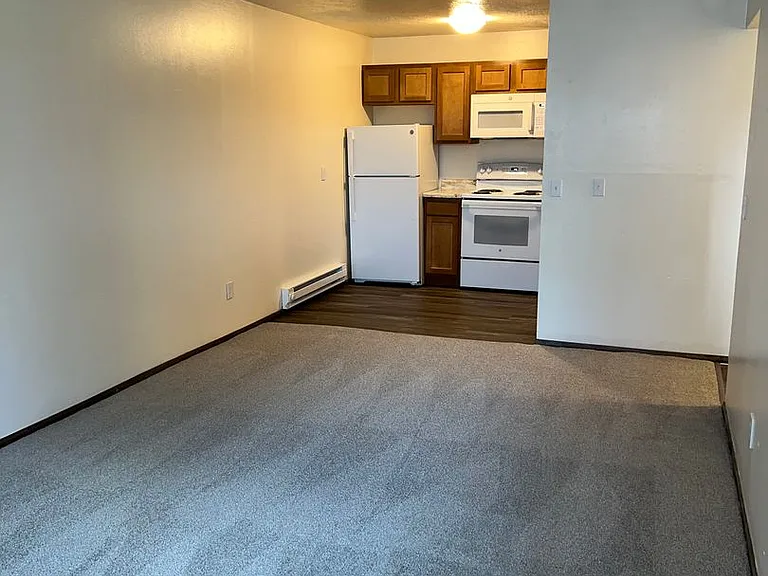 220 Napoleon Rd — Photo 3