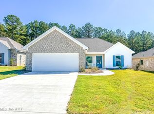961 Riverside Ln, Pearl, MS 39208