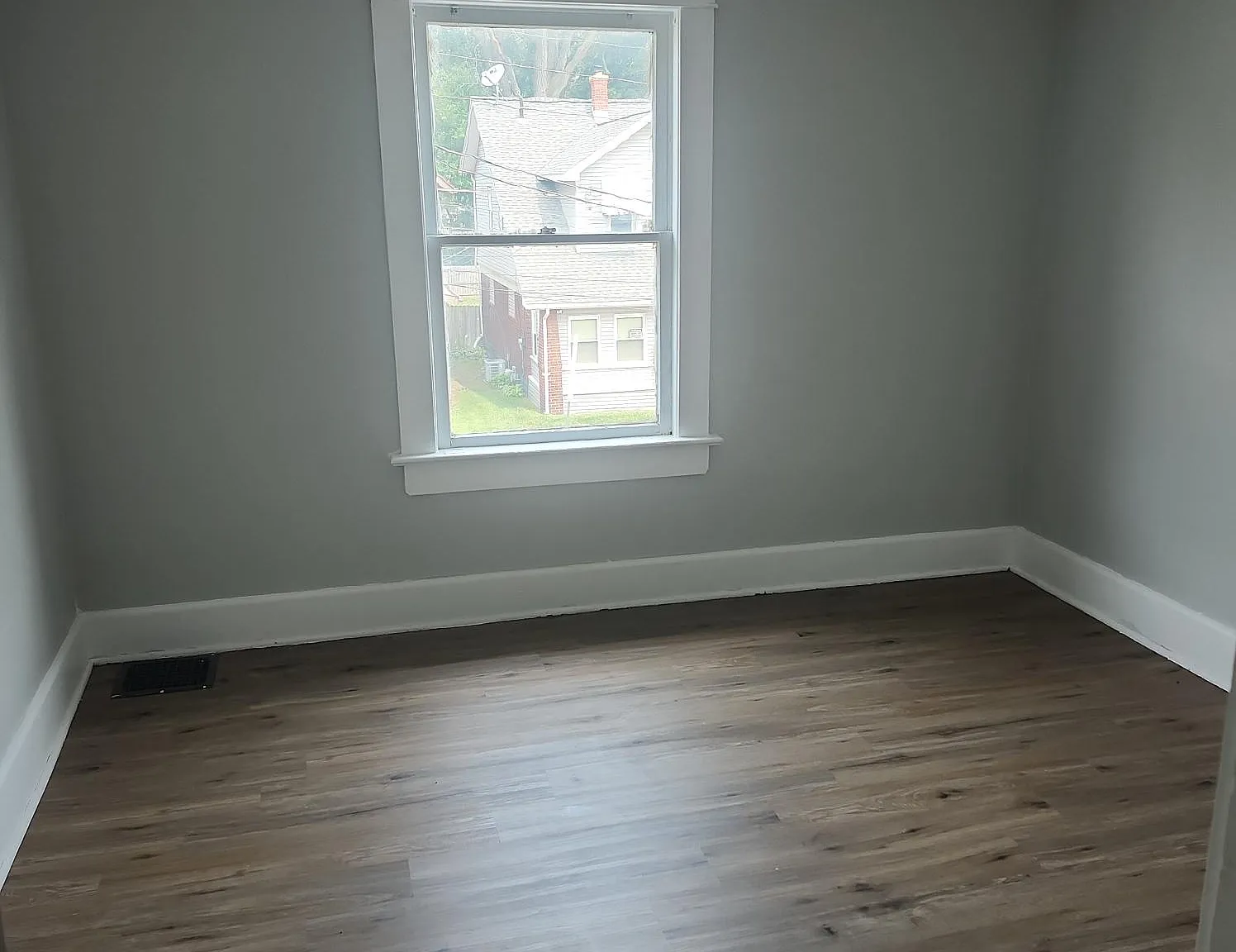 3 bed, 1144 sqft, $1,350 — Photo 4