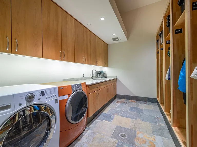 568 Hidden Lake Ct — Photo 47