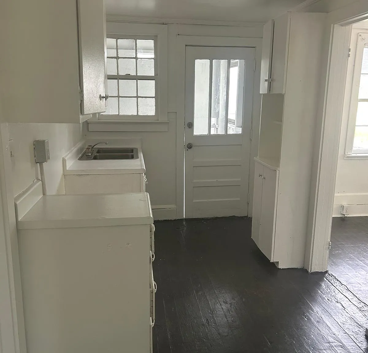 3 bed, 883 sqft, $785 — Photo 3