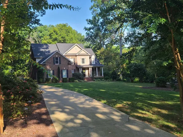 8104 Rolling Hills Dr, Raleigh, NC 27603