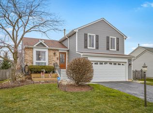 1200 Woodland Heights Blvd, Streamwood, IL