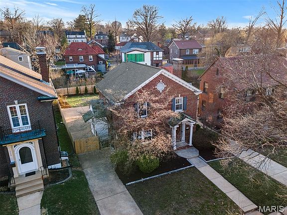 3rd image of 7560 Stanford Ave