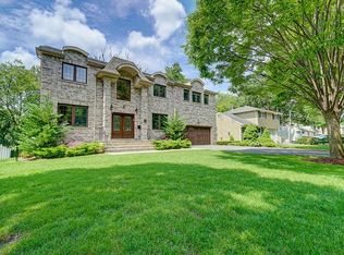 449 Nevada St, Paramus, NJ 07652