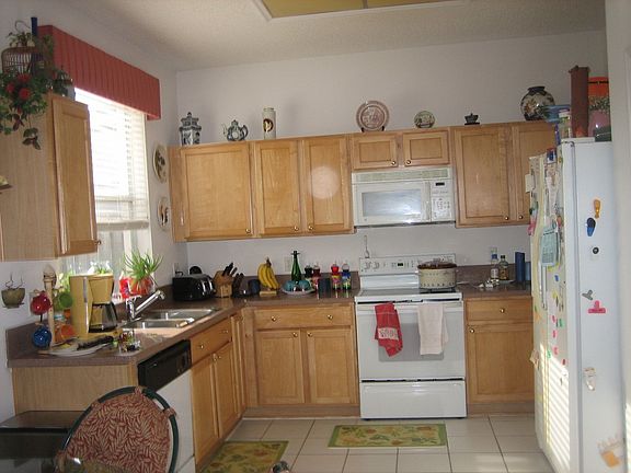 Maple Cabinet,all appliance stay