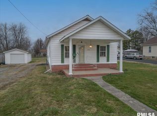 1008 N Van Buren St, Marion, IL 62959