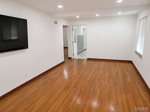 3rd image of 3112 S Compton Ave