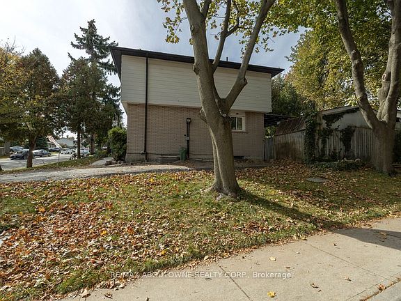2nd image of 4 Glamis Ct