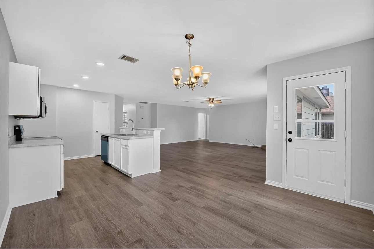 9605 Woodrow Wilson Dr — Photo 2