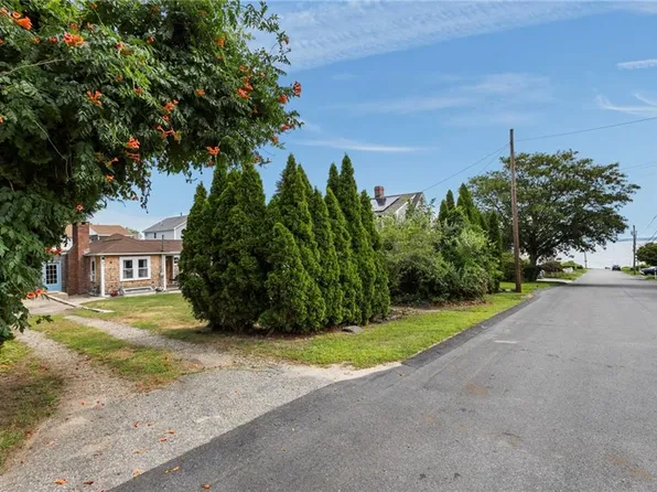 51 Priscilla Ave, Warwick, RI 02889