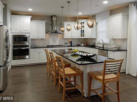2nd image of 50112 Birnam Wood Pl