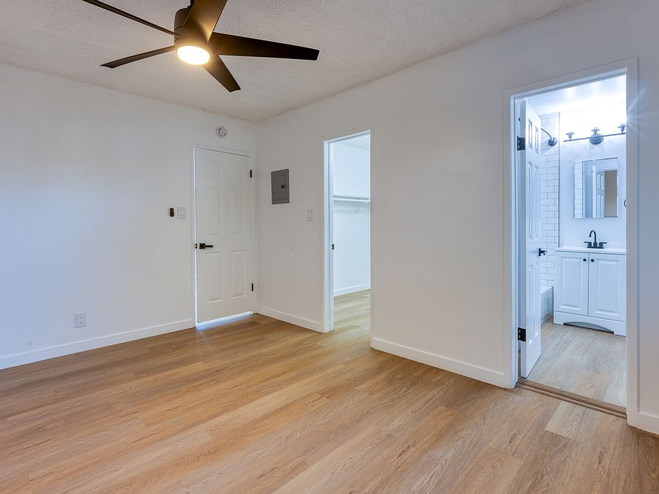 1st image of 12605 Kensington Ln APT 8