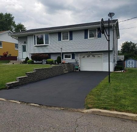 2nd image of 975 Dewey Ave