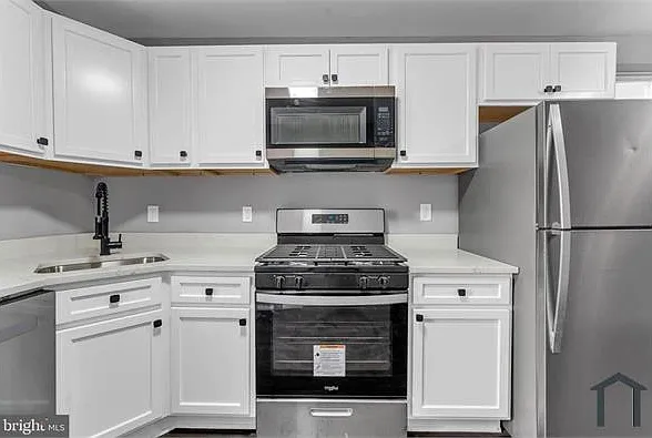 3 bed, $1,600 — Photo 4