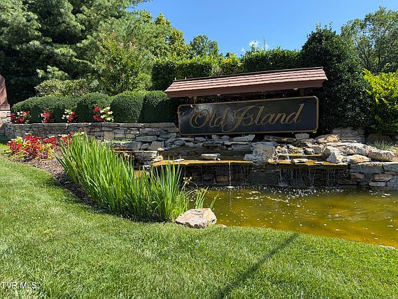 2nd image of 161 Golf Ridge Dr