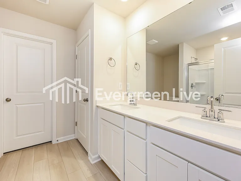209 Meadow Gate Ct — Photo 9
