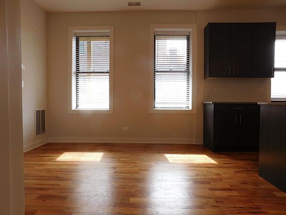 5th image of 1228 W Diversey Pkwy APT 2R