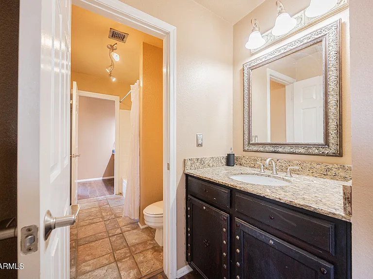 1650 N Ventura Ln — Photo 23