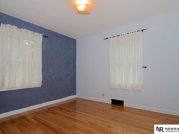 5th image of 2605 Van Buren St