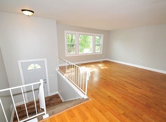 3rd image of 1040 Barrow Ct
