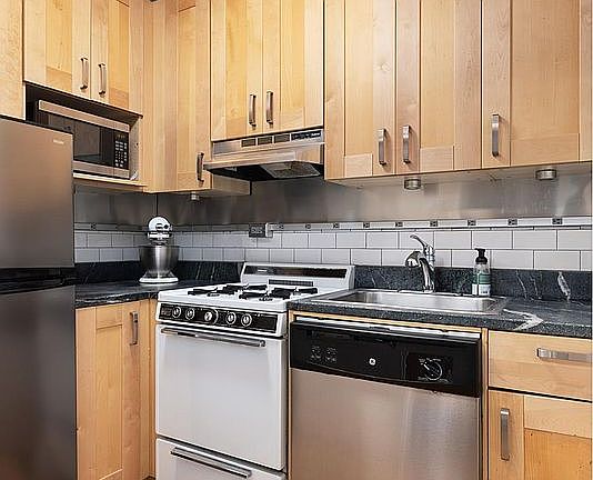 2nd image of 85 Livingston St APT 6J