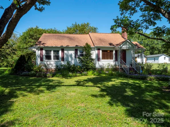 1601 N Main St, Mount Holly, NC 28120