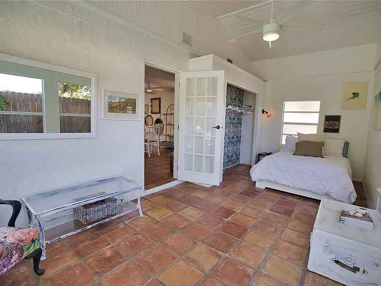 650 Edwards St — Photo 28