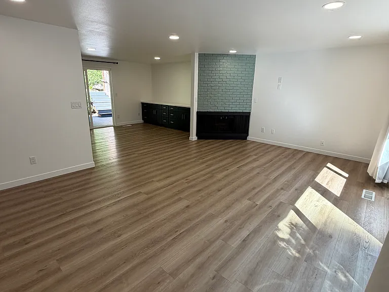 17008 NE 2nd Pl — Photo 4