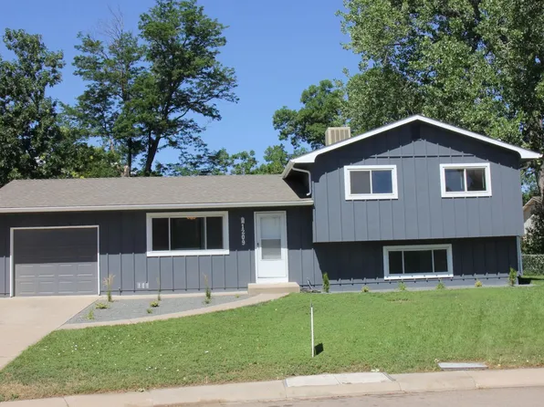 1209 Village Ln, Fort Collins, CO 80521