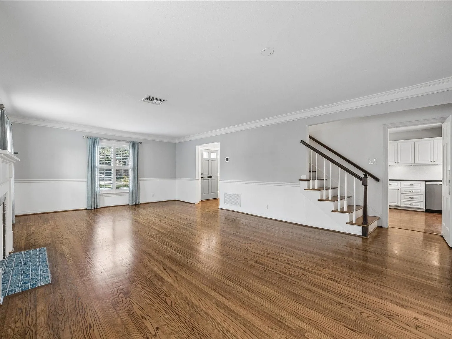 3 bed, 2.5 bath, 2253 sqft, $5,600 — Photo 4