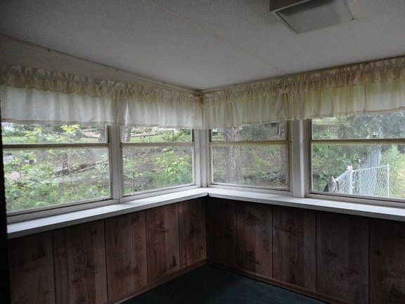 4th image of 513 Cedar Dr