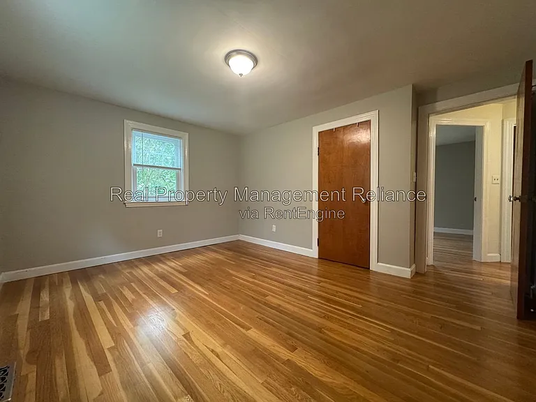 78 Memorial Dr — Photo 6