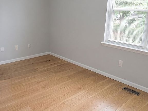 5th image of 3520 N 15th St