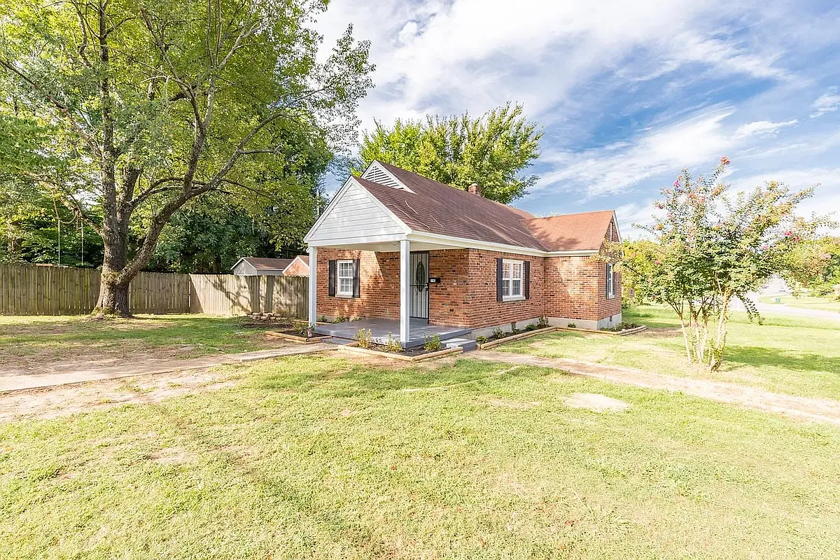 Building Photo - 2193 Vollintine Ave