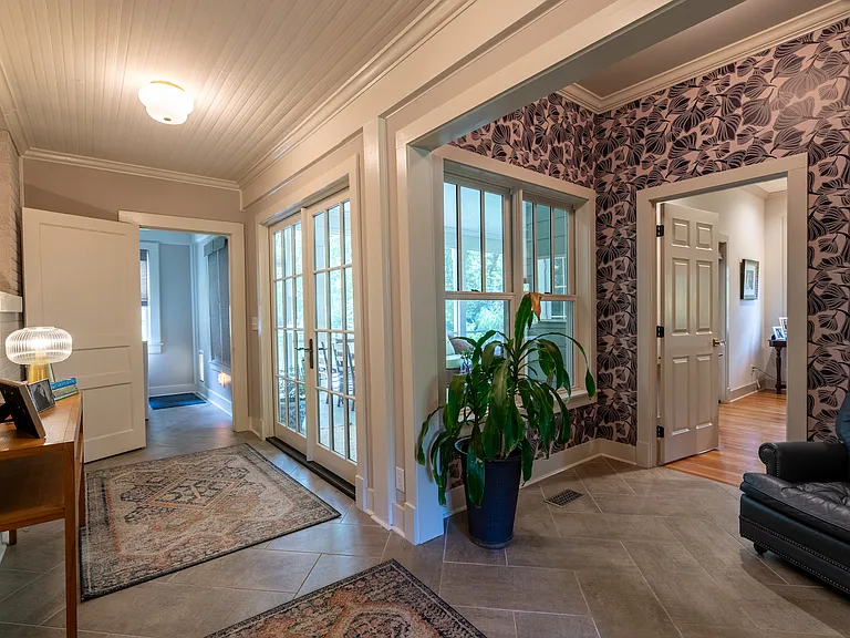 Mud Room/Hall to Master Suite, Screened-in Porch and Laundry Room