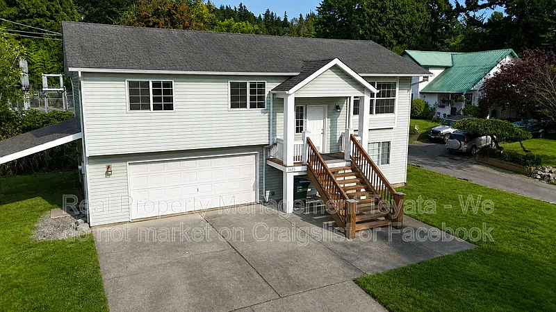 4 bed, 3.0 bath, 1680 sqft, $3,300 — Photo 1