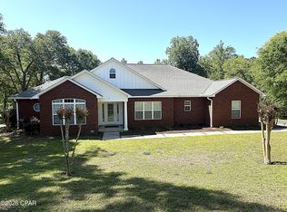 4667 River Dr, Marianna, FL 32446