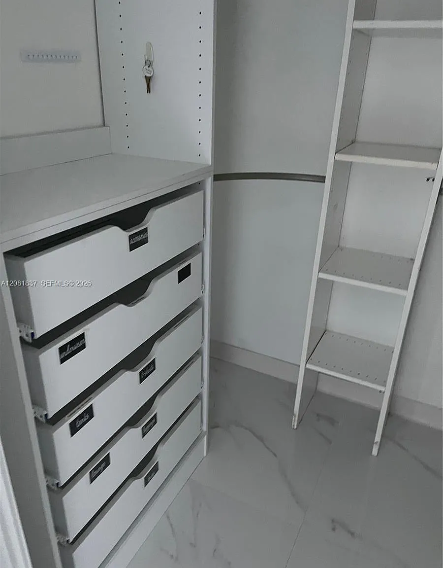 Harding Hall Condominium — Photo 3