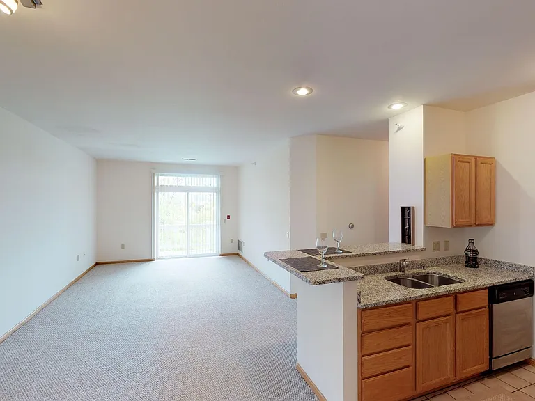 Seminole Woods Apartments — Photo 112