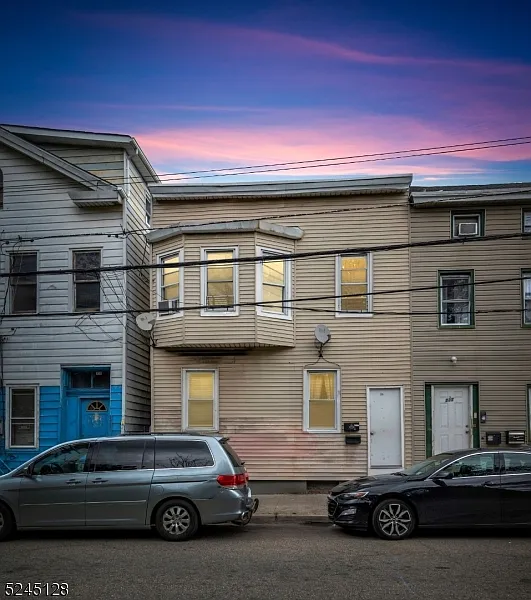 333 Marshall St photo 1