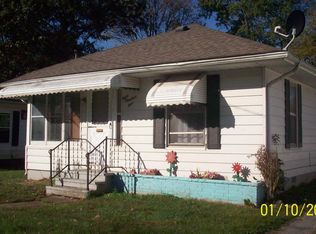 809 S Thomas St, Christopher, IL 62822