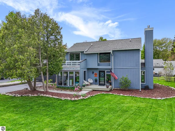 511 Birchwood Ave, Traverse City, MI 49686