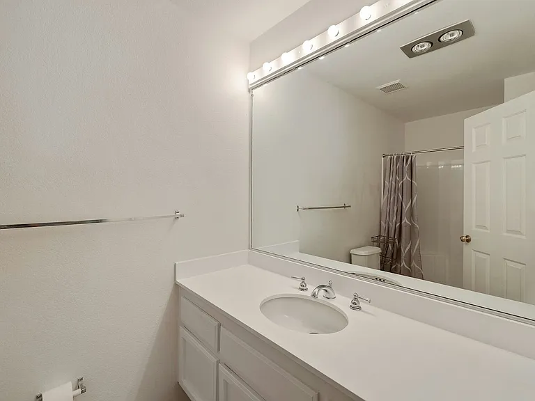 20561 S Vermont Ave #4 — Photo 14