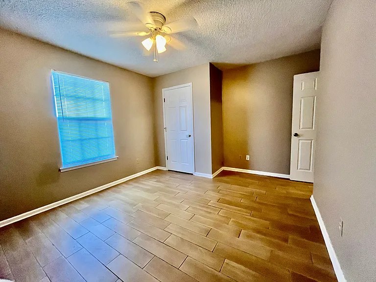 10287 Stallion Run Ct — Photo 17