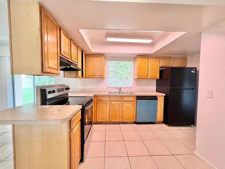 319 Autumn Dr — Photo 8